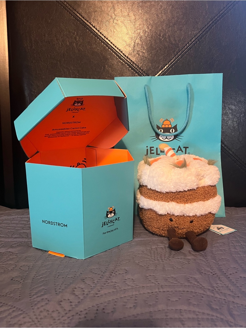 Jellycat Turquoise Gift Set with Cream & Brown Amuseable Carrot Cake